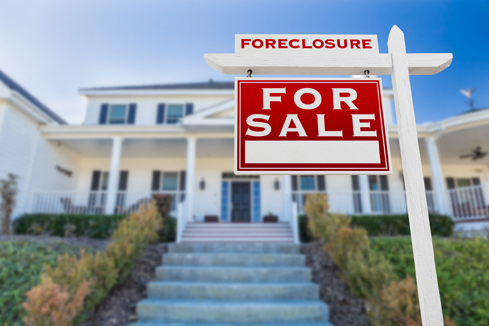 Foreclosed homes – Types, financing options, and more