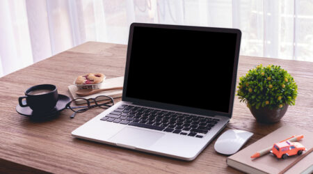 Lap desks – Benefits, types, and tips to choose