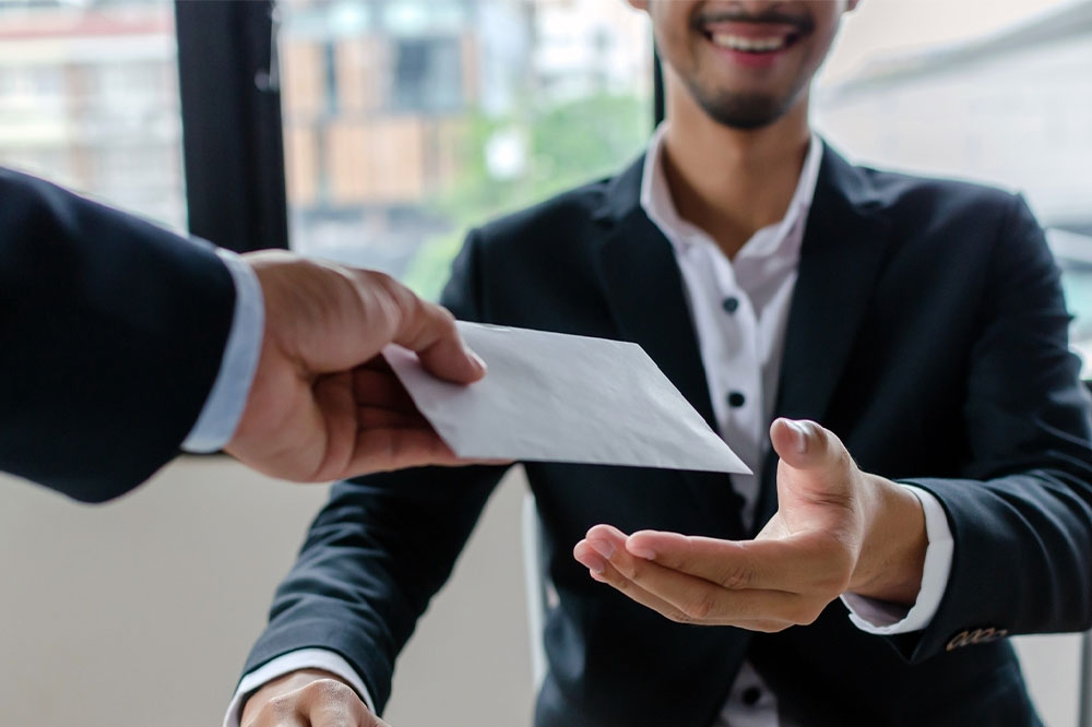 Employee gifts – Benefits, tips, and ideas to consider